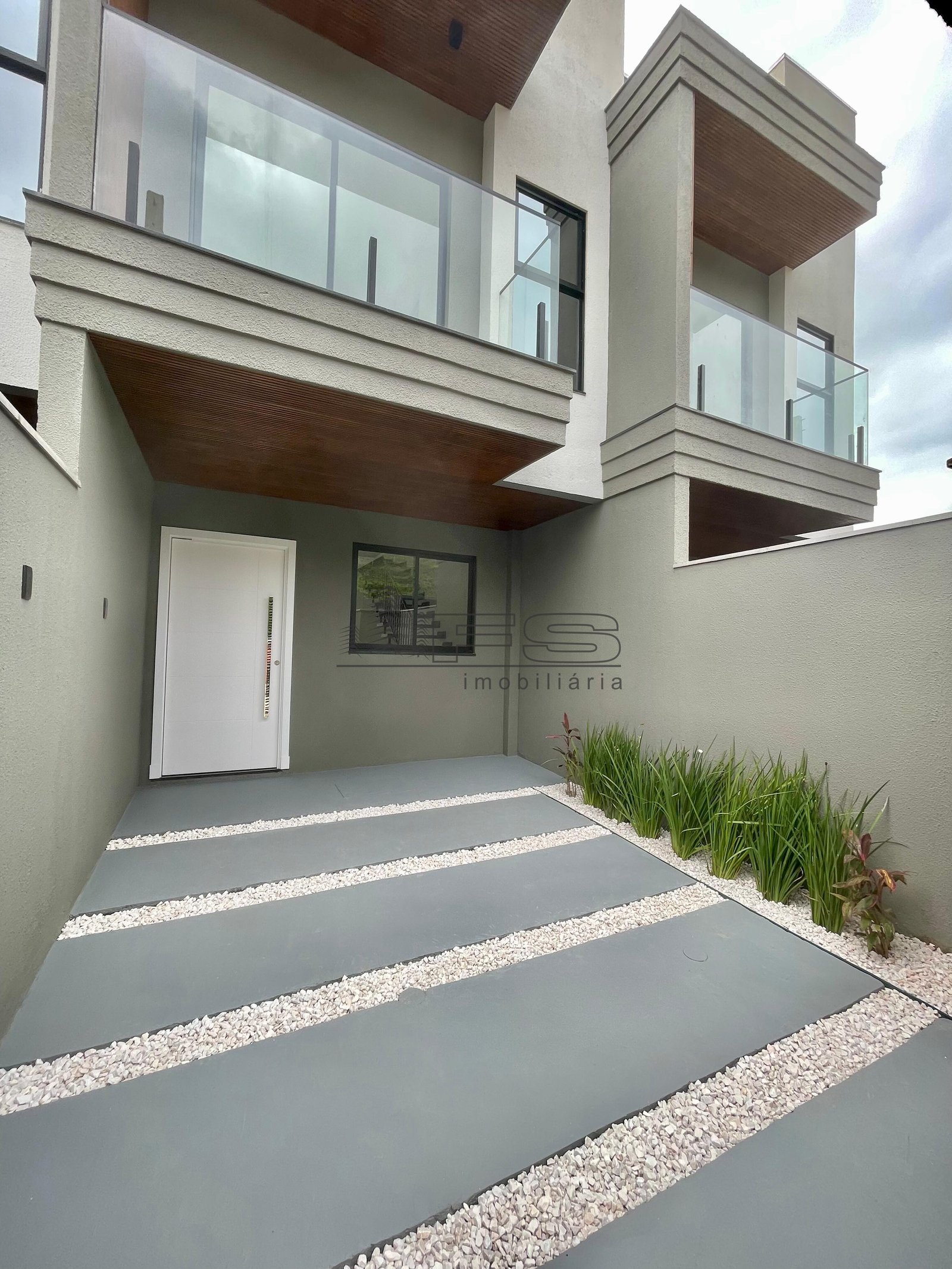 V10097 - Residencial Aurora, sobrado, 2 suítes, Várzea, Itapema