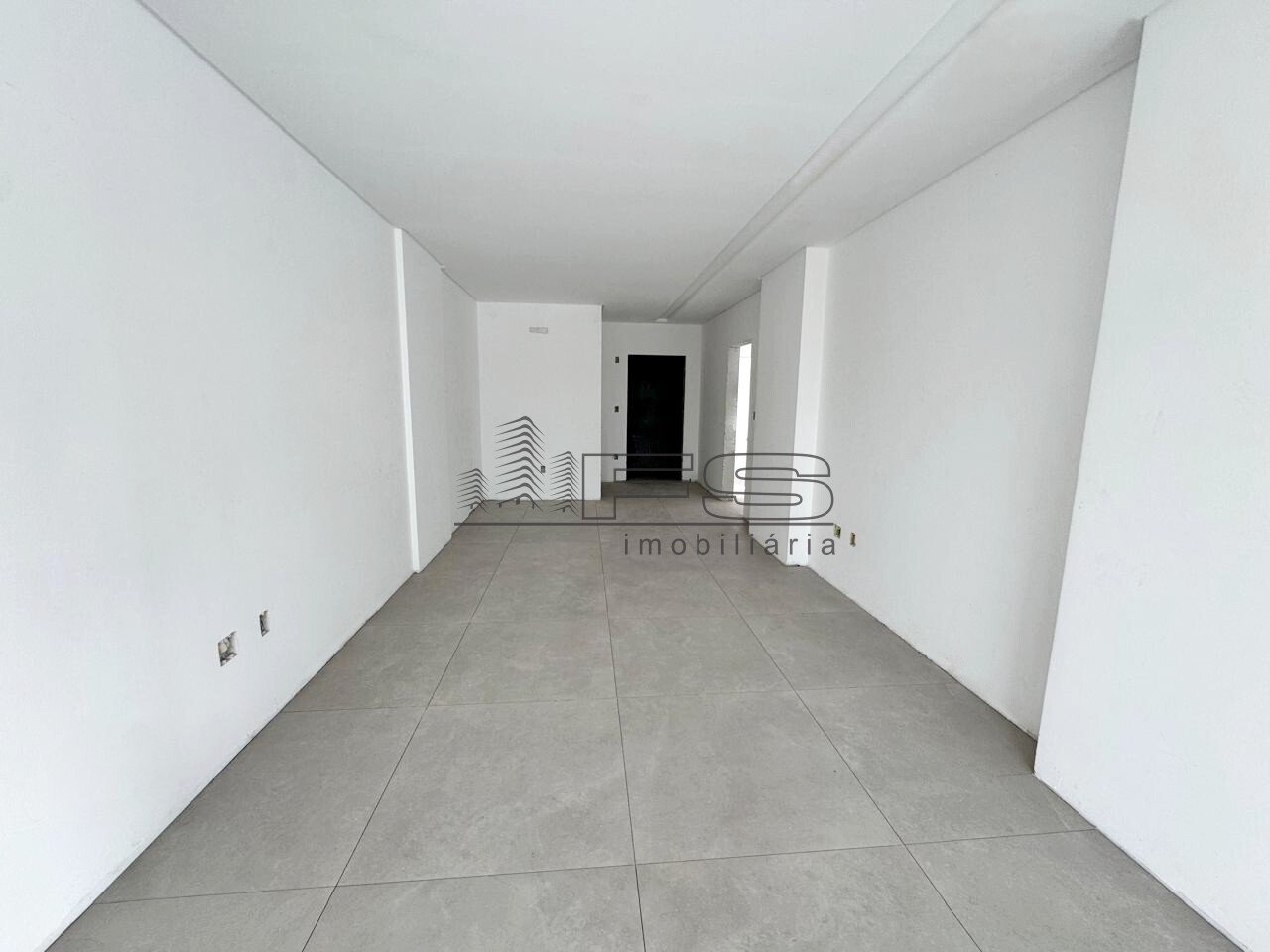 4544 - Porto Valência, 3 suítes, Meia Praia, Itapema