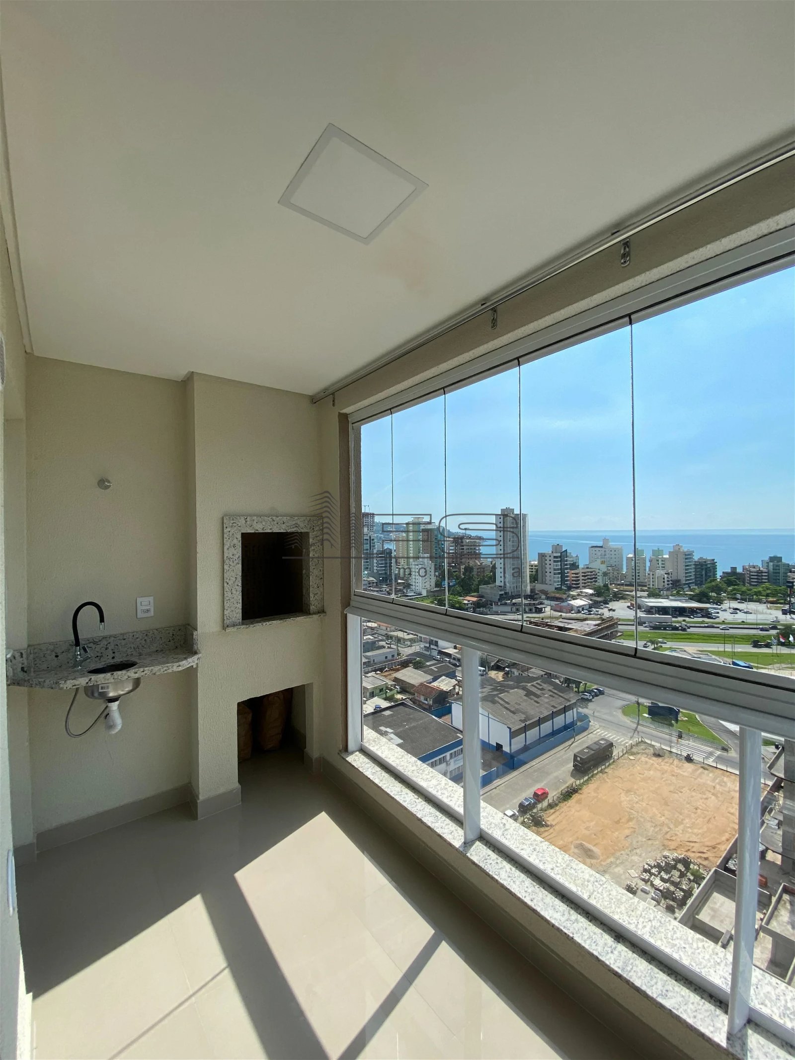 V5044 - Blue Garden, 2 dormitórios, mobiliado, Itapema, SC
